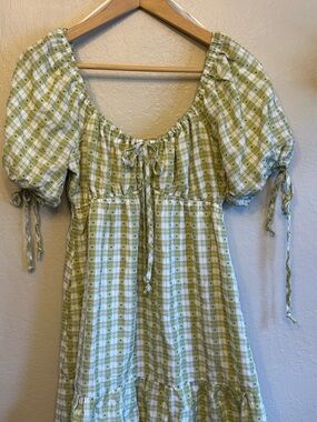 Women's Green Gingham Mini Dress - Puff Sleeve Tie Front